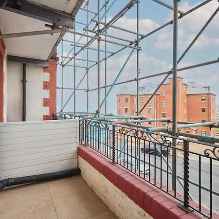 Daire Host & - 3 Metropole Towers Whitby