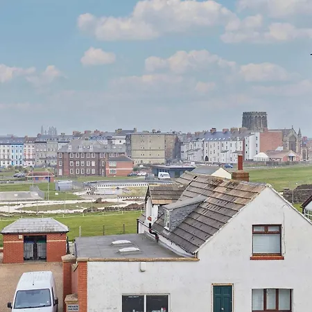 Host & - 3 Metropole Towers * Whitby